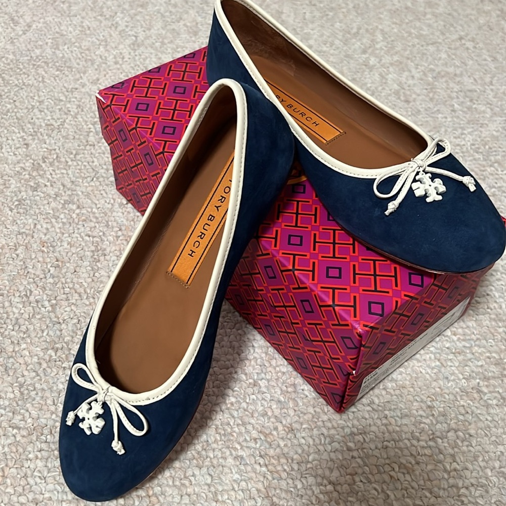 Tory Burch Logo Charm Ballet Flats